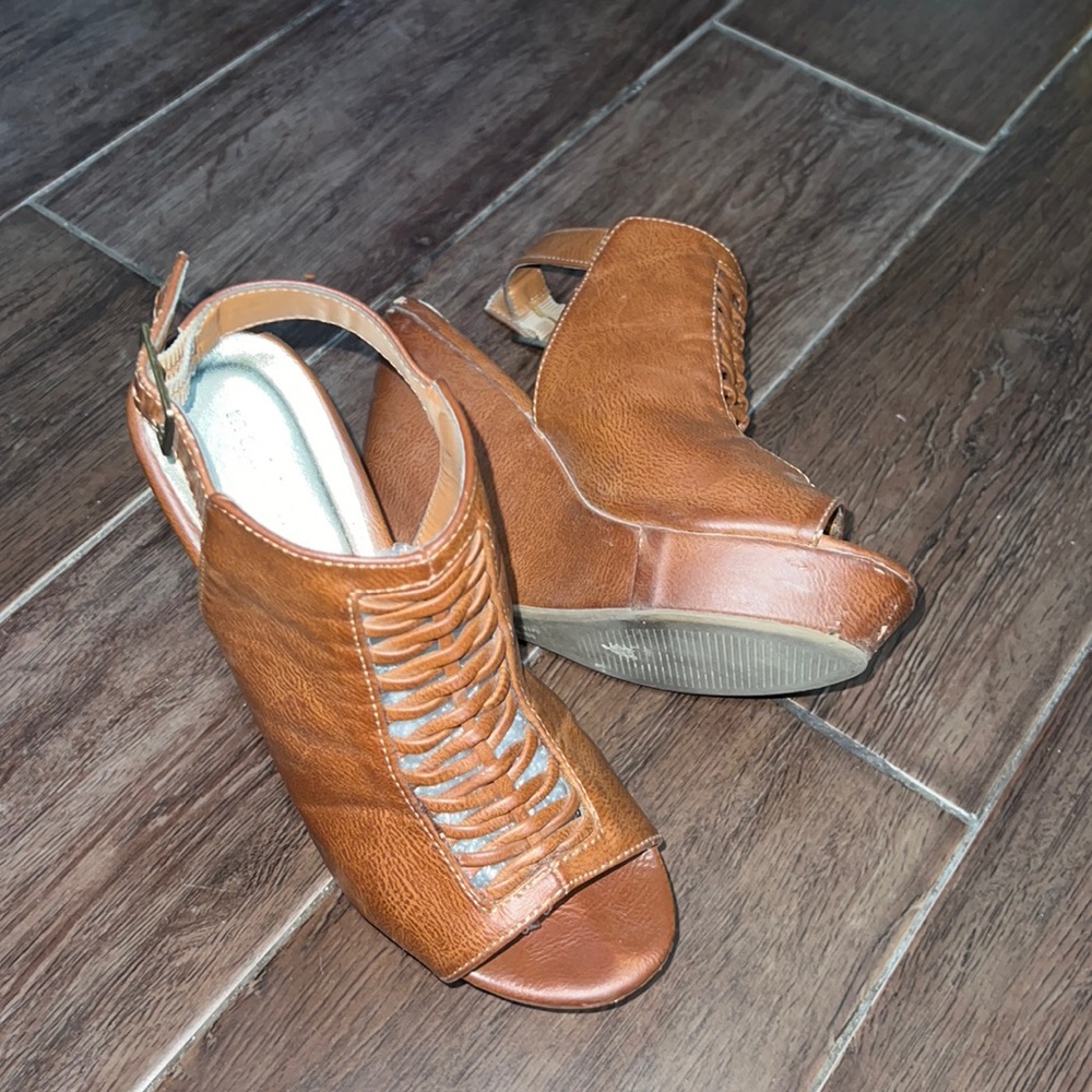 Brown wedges
